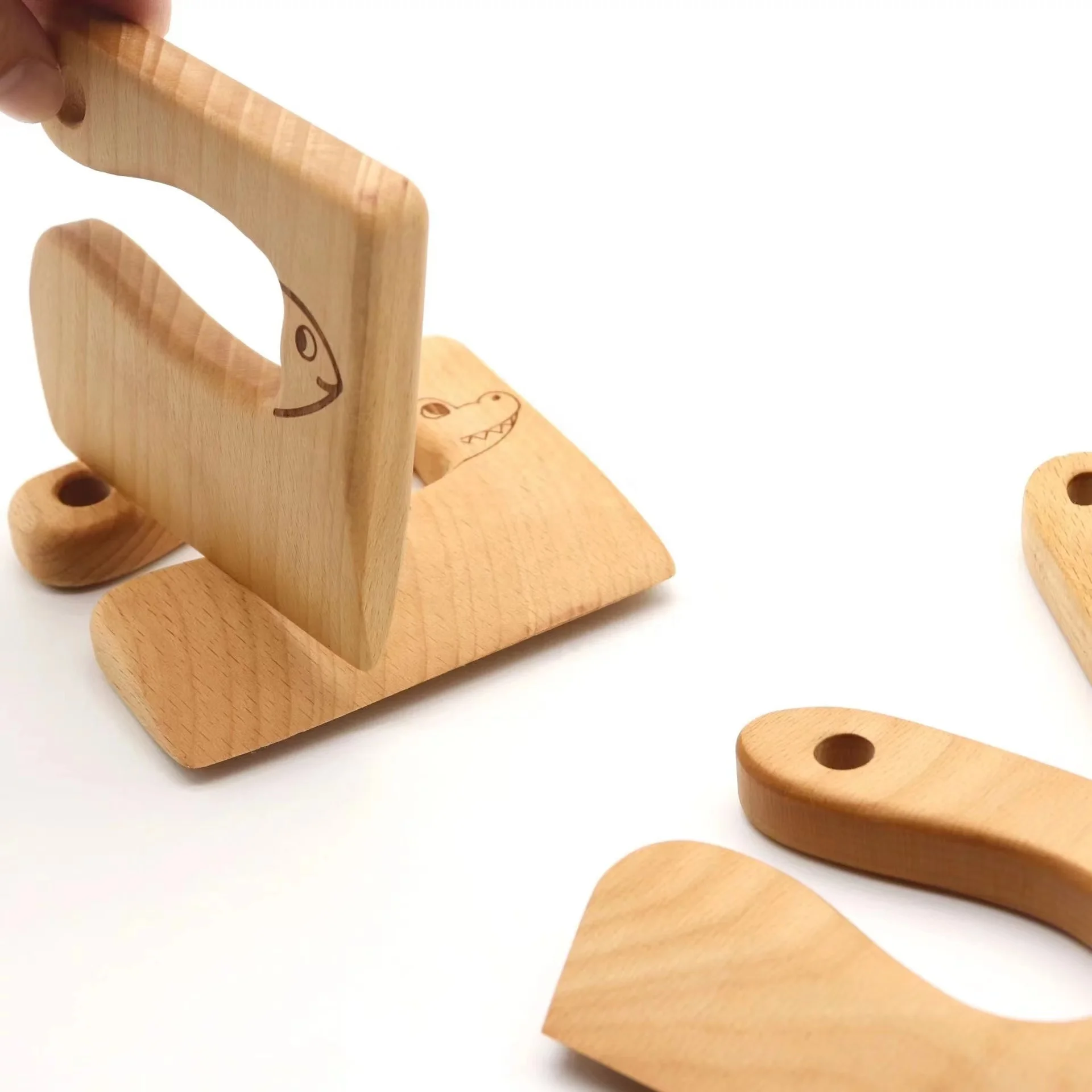 Cuchillo de cocina de madera Leaderjoy para niños para cortar verduras y frutas de forma segura 4