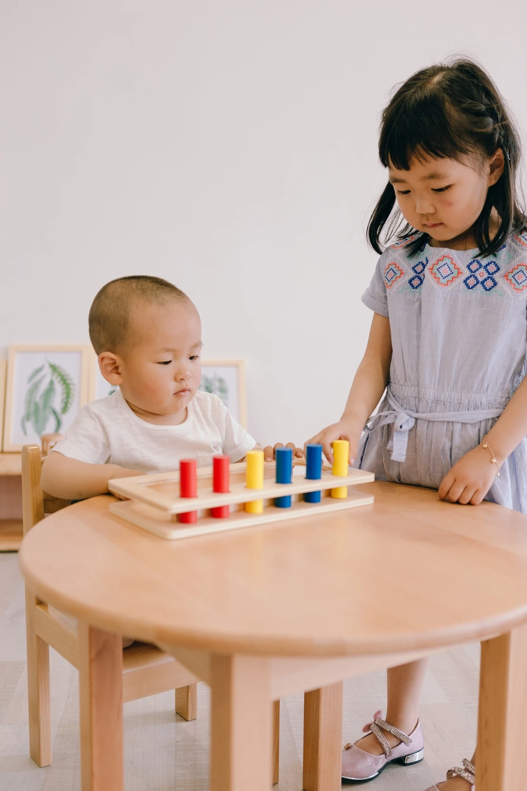 Đồ chơi giáo dục Montessori bằng gỗ cho bé - Hộp chốt bán buôn 2