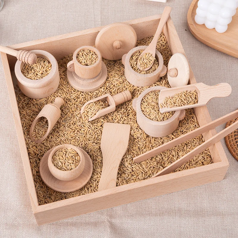 Đồ chơi nhà bếp DIY bằng gỗ Montessori với dụng cụ thùng cảm giác 2