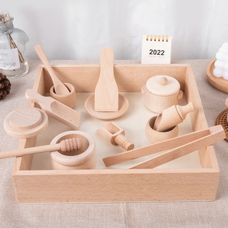 Đồ chơi nhà bếp DIY bằng gỗ Montessori với dụng cụ thùng cảm giác 3