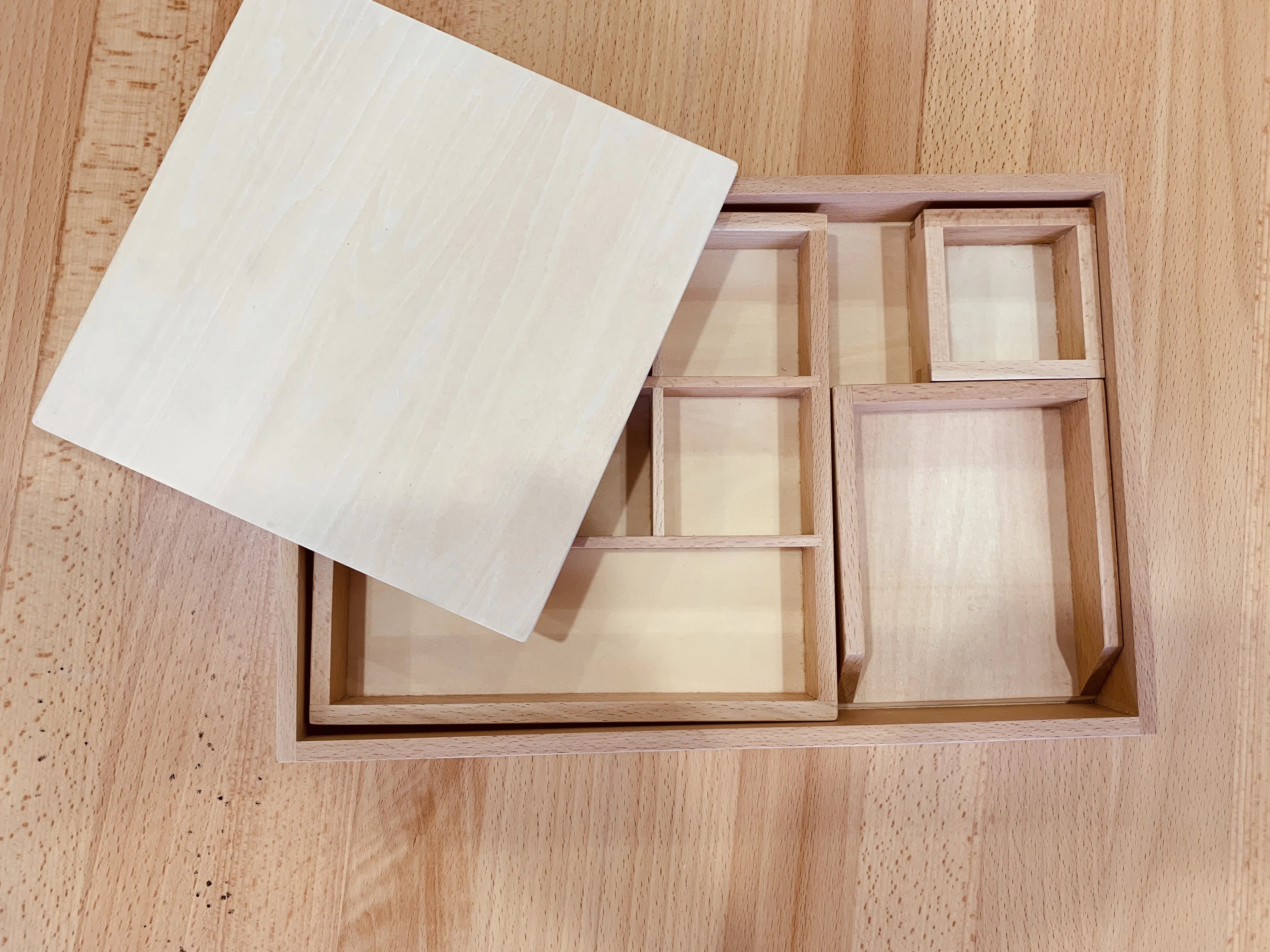 Caja de pegamento y pasta de madera de haya Montessori Kids para niños de 3 a 6 años 4