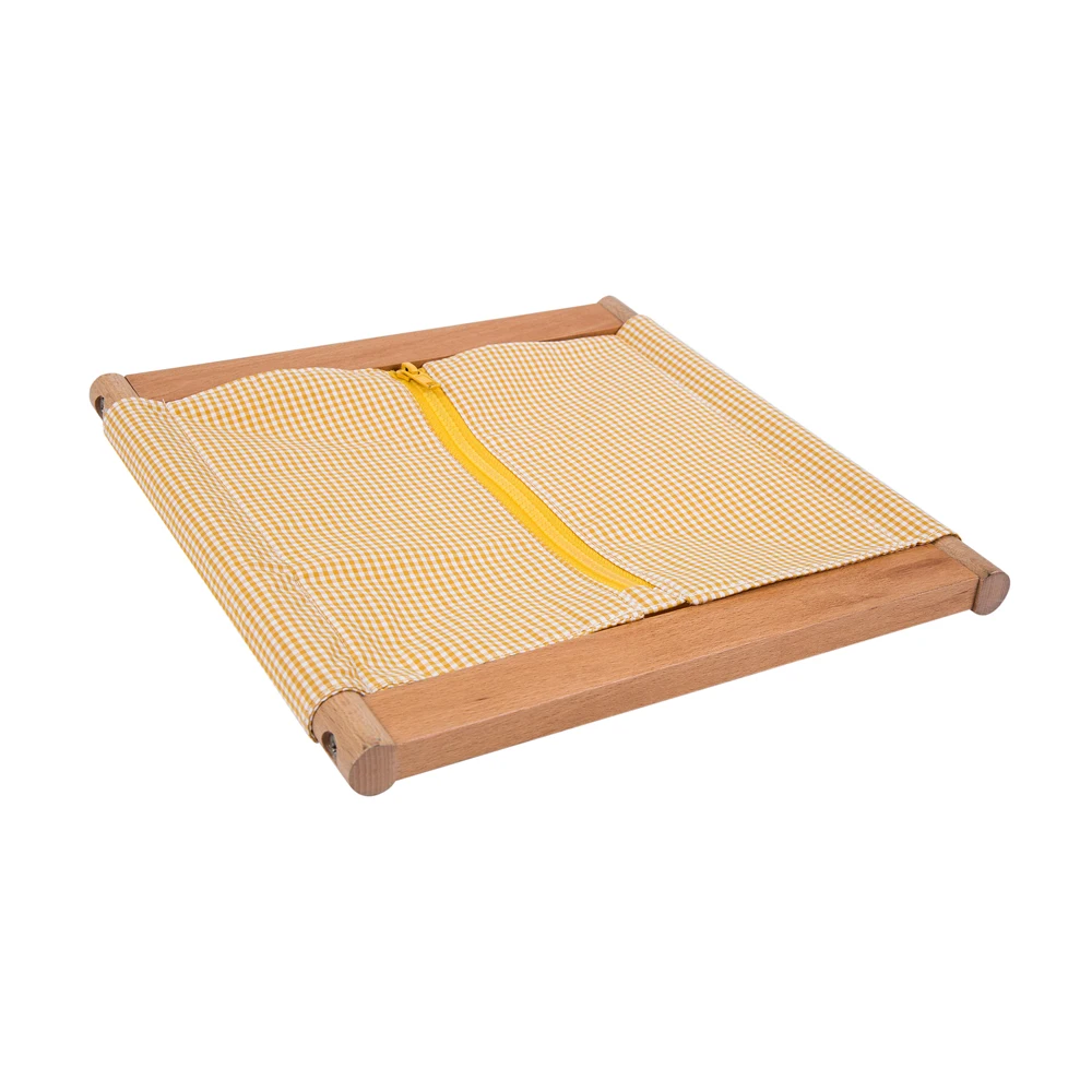 Đồ chơi giáo dục cho bé bằng gỗ Montessori - Khung thay đồ cho bé 2 tháng trong năm 4