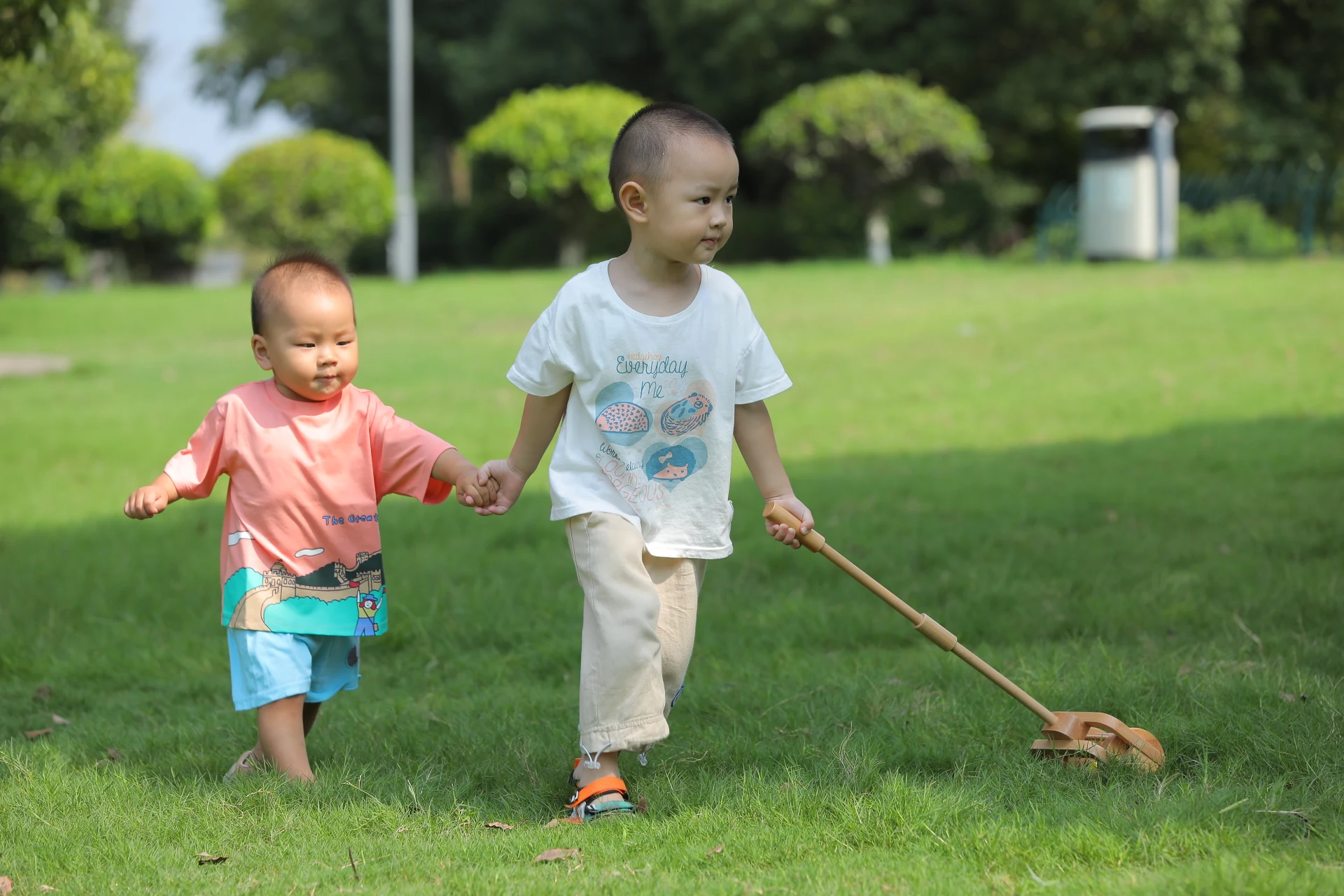 Đồ chơi đẩy giáo dục Montessori bằng gỗ dành cho trẻ sơ sinh và trẻ mới biết đi 7