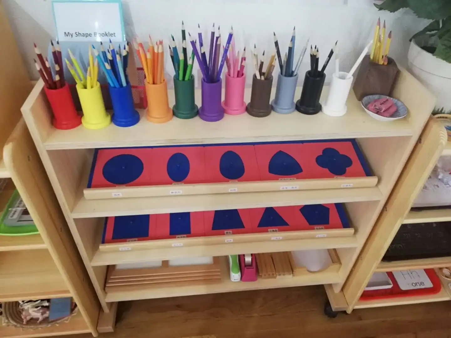 Bộ đồ chơi kim loại Montessori cho việc học ngôn ngữ của trẻ 6