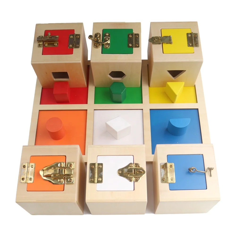 Caja con cerradura Montessori con diferentes puertas y objetos para niños 2