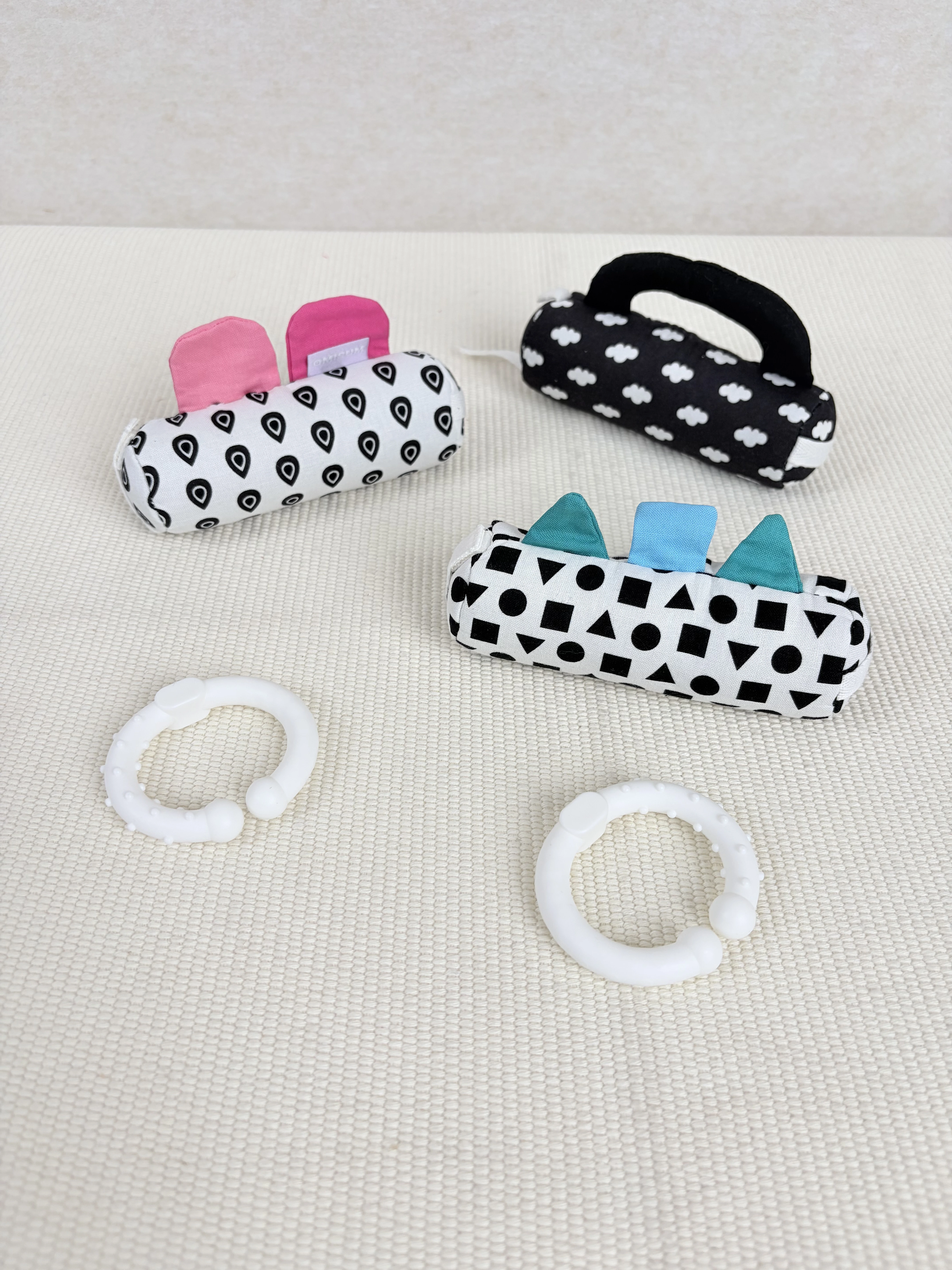 Montessori Baby Sensory Rattle Set, Black & White Visual Training Teething Toys for 0-12 Months, Early Learning Grasping Play Gym 1