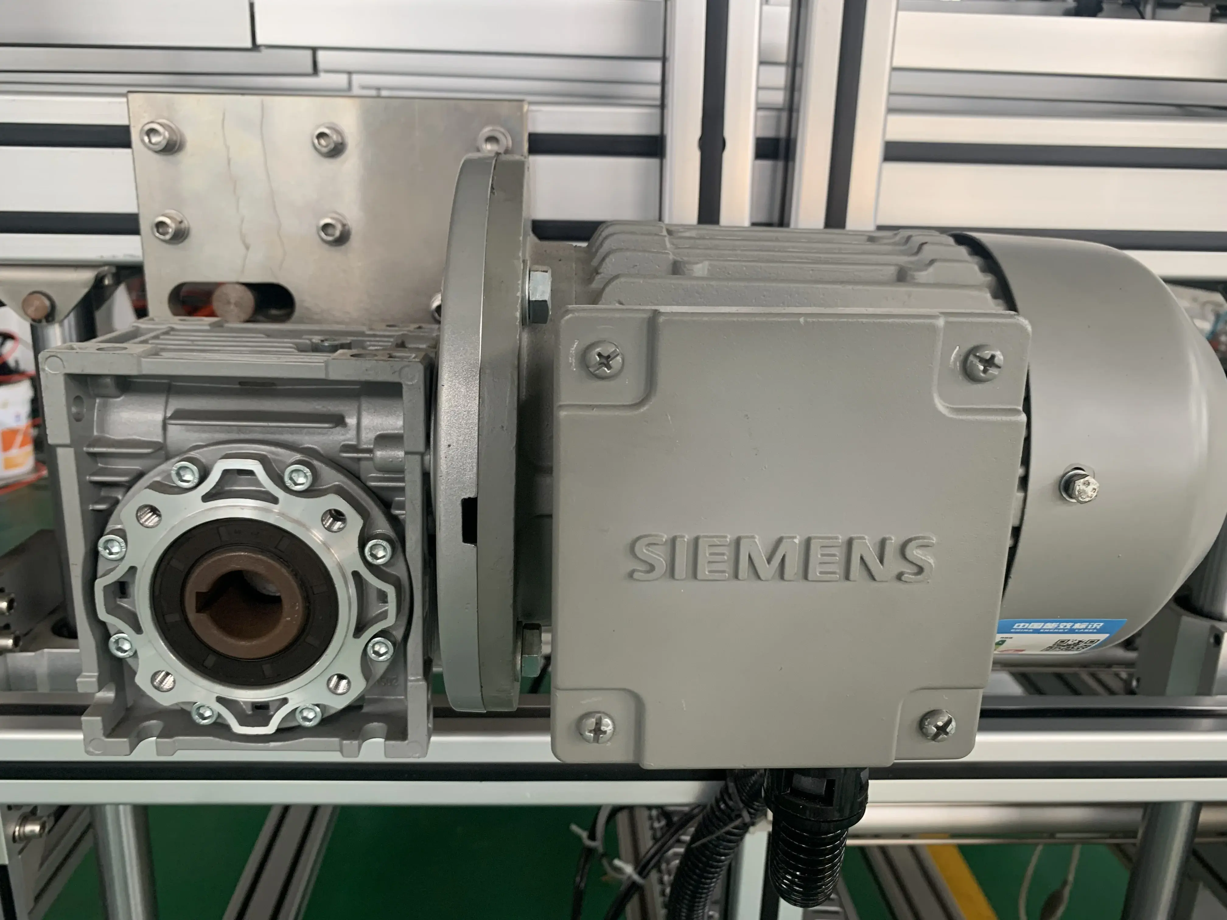 Foil Container Making Machine LIKEE by LIKEE 7