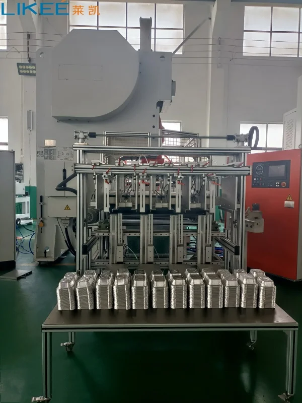 LK-T63 خط إنتاج حاويات المواد الغذائية من رقائق الألومنيوم من سيمنز موتورز إنتاجية عالية 4 تجاويف أوتوماتيكية بالكامل 12000 قطعة / ساعة 4