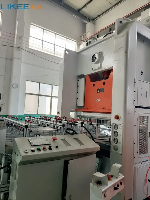 Foil Container Making Machine LIKEE by LIKEE 6