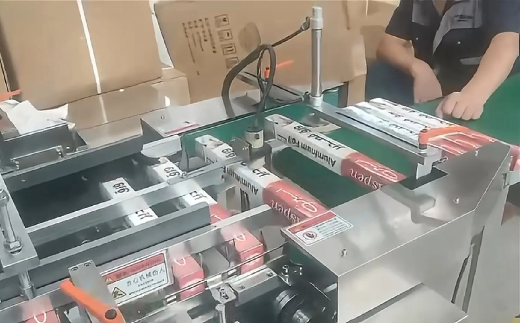 High Quality Commercial Automatic Aluminum Foil Small Roll Packing Machine Easy Taking And Using 3