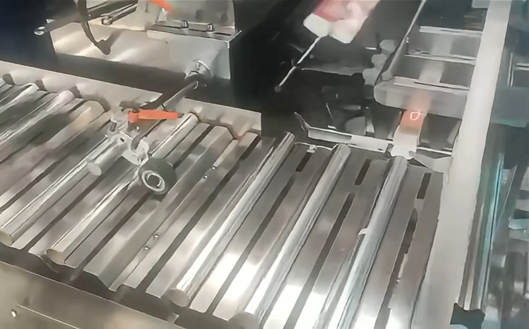 High Quality Commercial Automatic Aluminum Foil Small Roll Packing Machine Easy Taking And Using 5