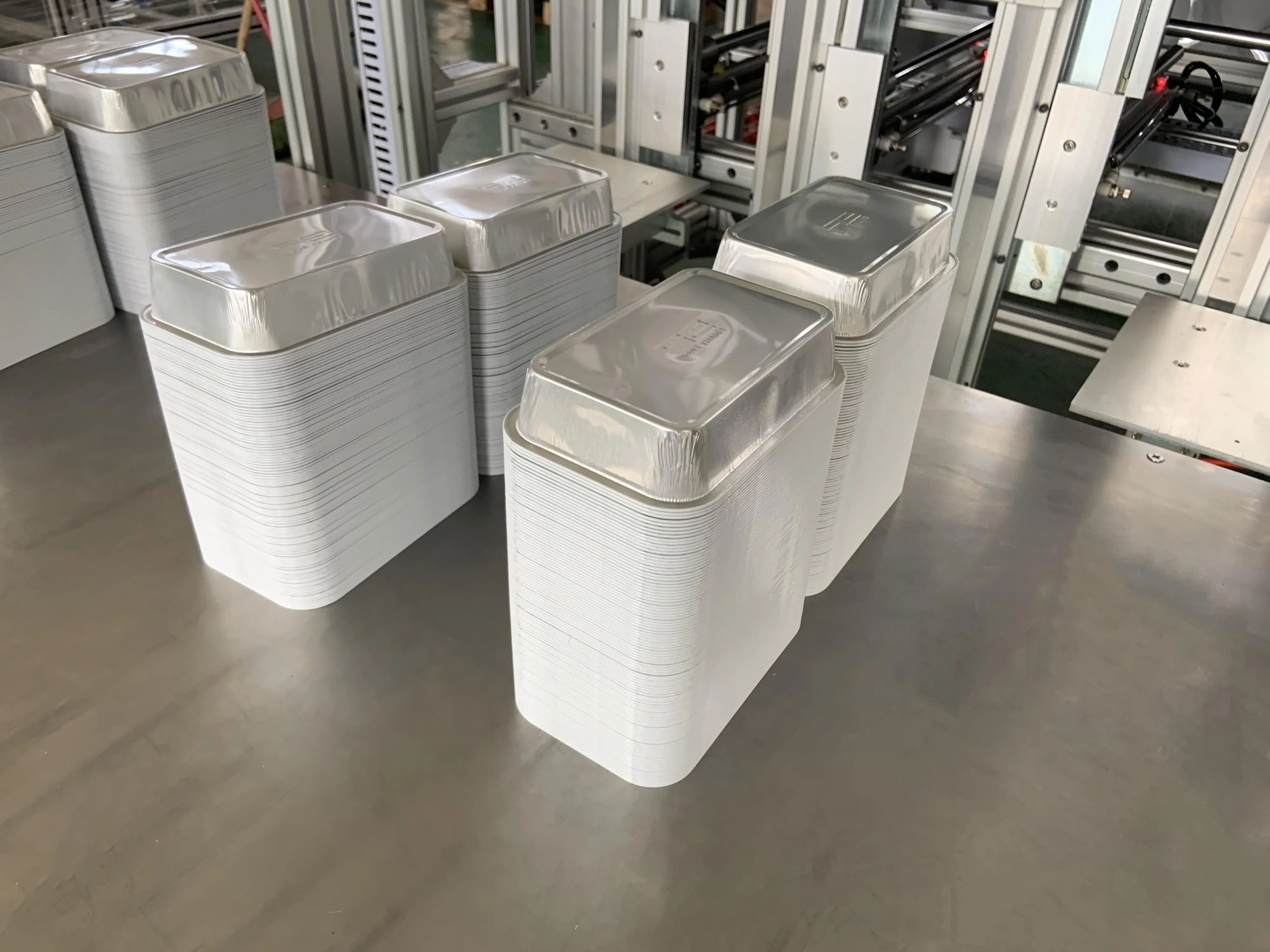 Multi-Cavity Automatic Aluminum Smooth Wall Foil Container Stamping Mold Professional With 58-60 HRC Hardness 1