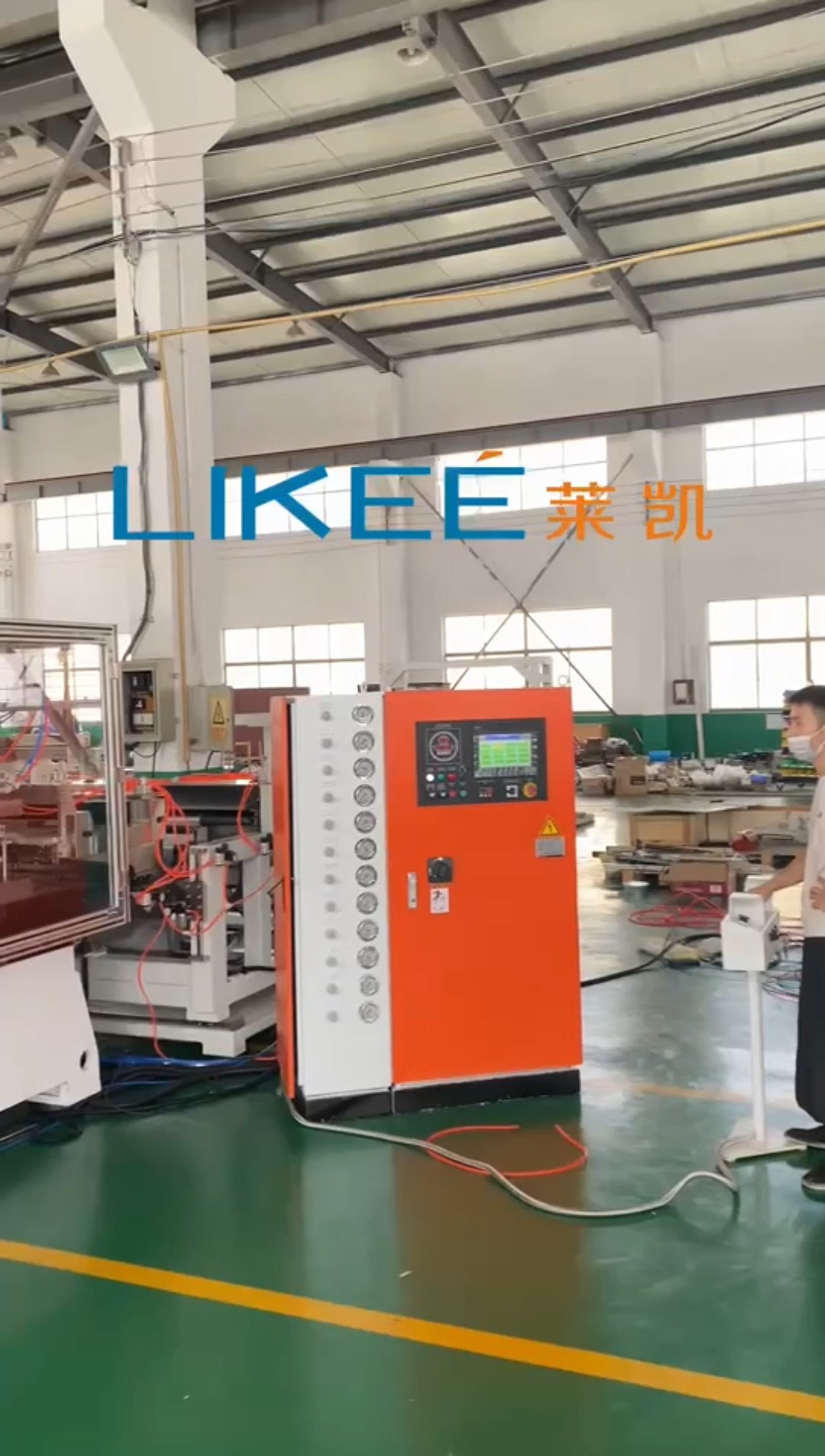 Máquina para fabricar contenedores de papel de aluminio LK-T63, motores Siemens, neumático desechable de alta velocidad y eficiencia 1