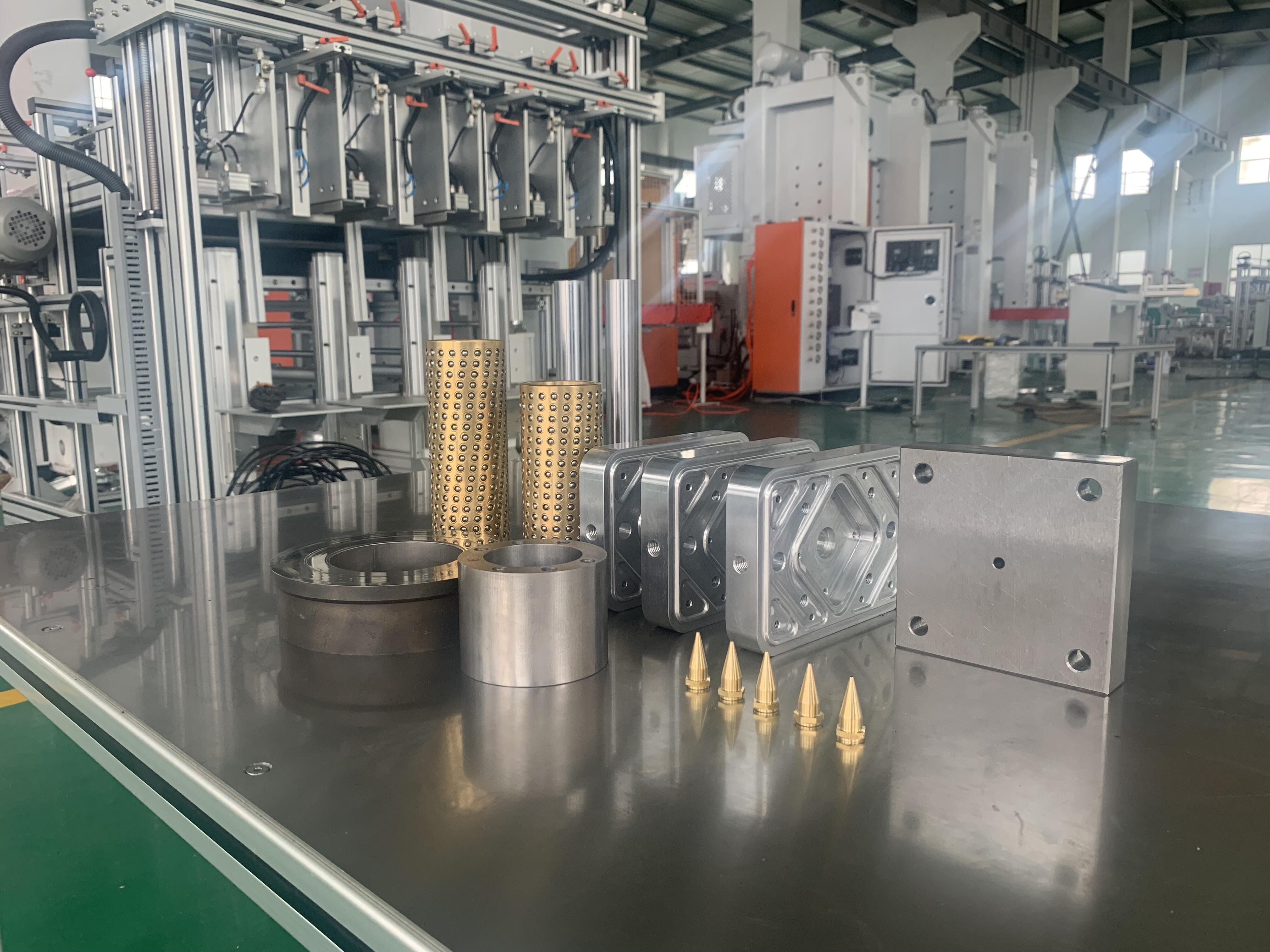 Operador automático de la troqueladora una de la fiambrera del papel de aluminio del ISO altamente productivo 6
