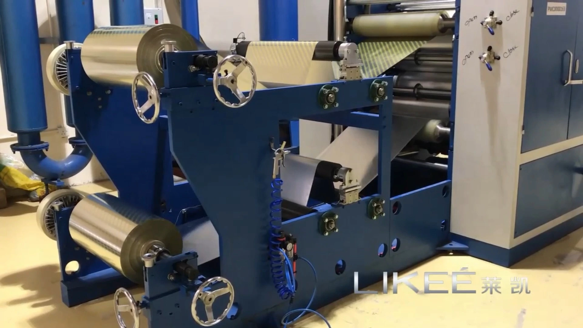 LKS300 High-end Automatic Easy Using Aluminum Foil Pop-up Sheets Folding Machine 1