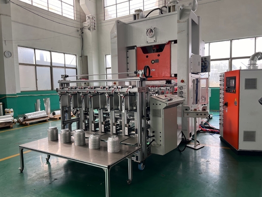 Máquina totalmente automática de 130 toneladas para fabricar envases de papel de aluminio con mecanismo de alimentación de papel de aluminio servoaccionado. 3