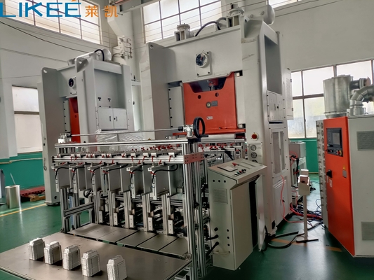Máquina totalmente automática de 130 toneladas para fabricar envases de papel de aluminio con mecanismo de alimentación de papel de aluminio servoaccionado. 2