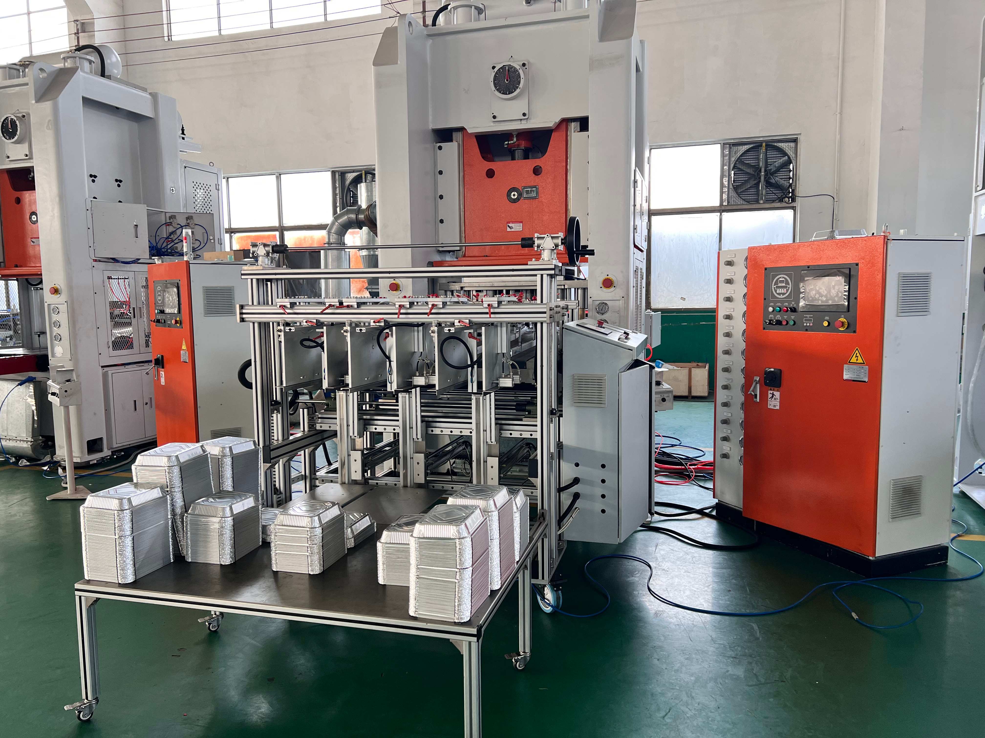 Máquina para fabricar envases de papel de aluminio LK-T80 con línea de prensado de bastidor en H 4