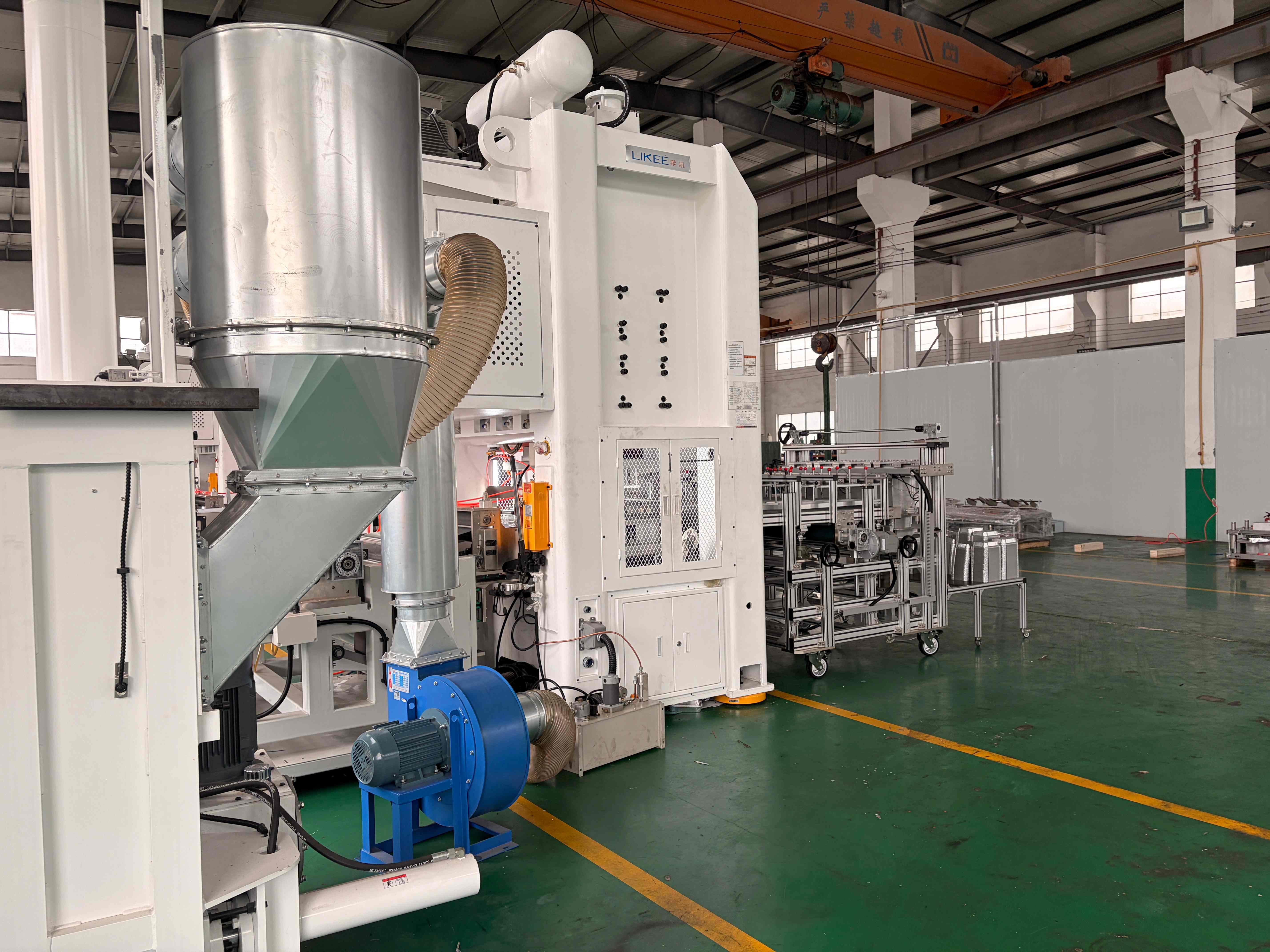 Máquina totalmente automática para fabricar envases de papel de aluminio tipo LK-T80 H 4