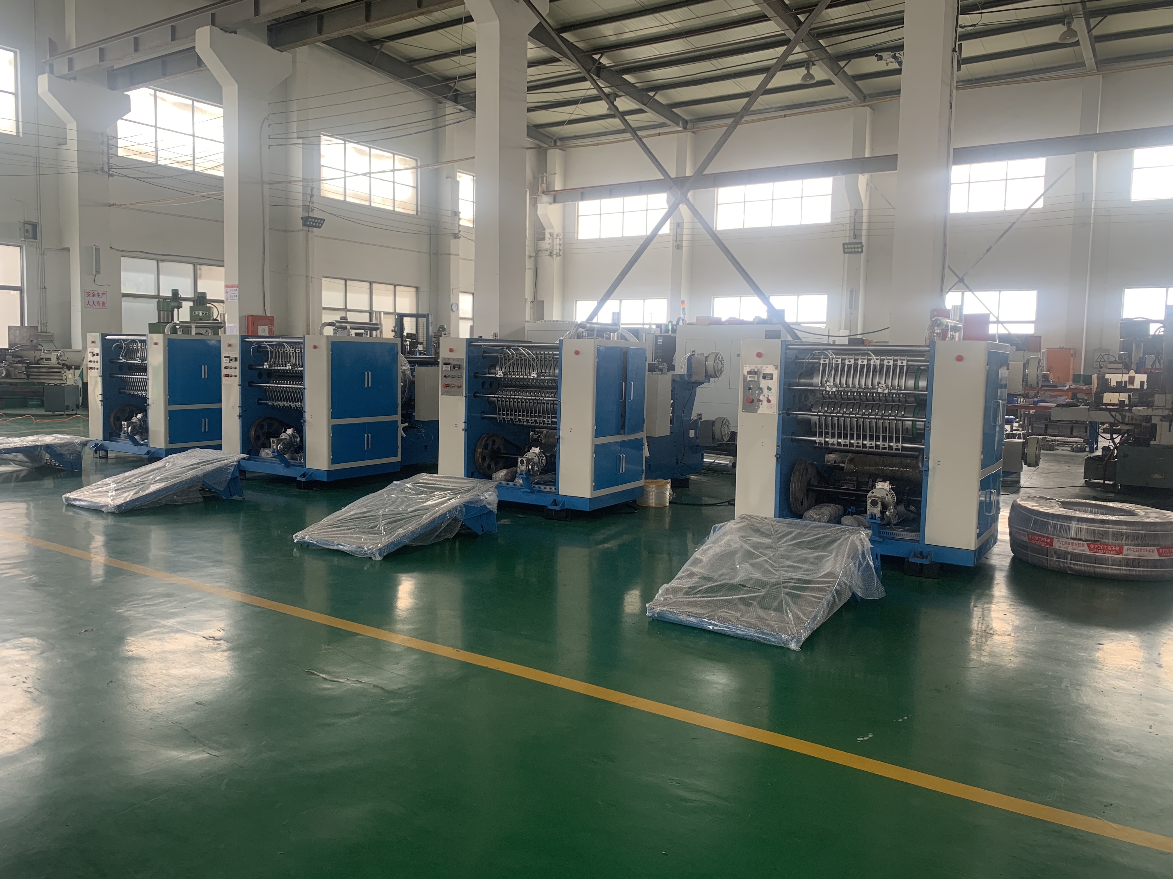 Máquina automática para fabricar pañuelos de papel de aluminio con plegado en V, directamente de fábrica y personalizable. 2