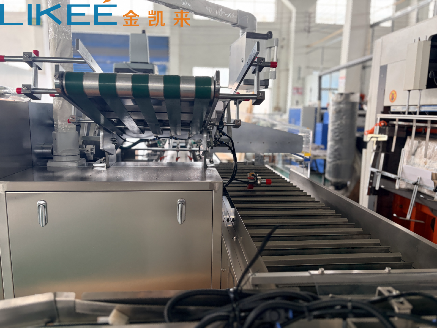 Machine de cartonnage horizontale à grande vitesse pour emballage de boîtes en aluminium pour la cuisine 3