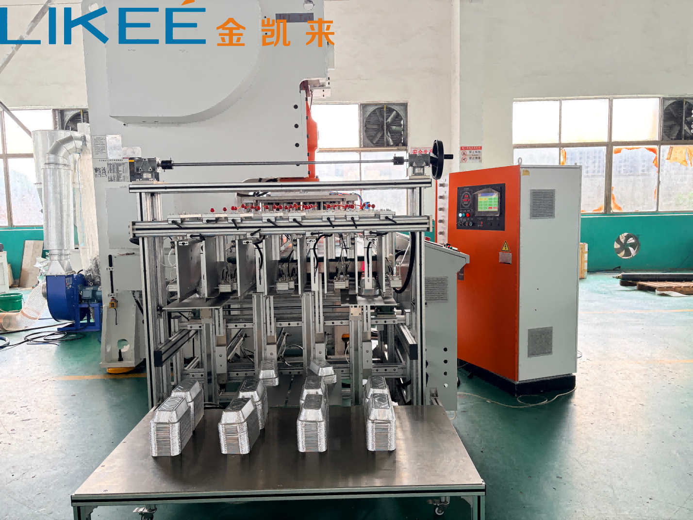 Máquina totalmente automática para fabricação de recipientes de folha de alumínio com empilhador e desenrolador. 2