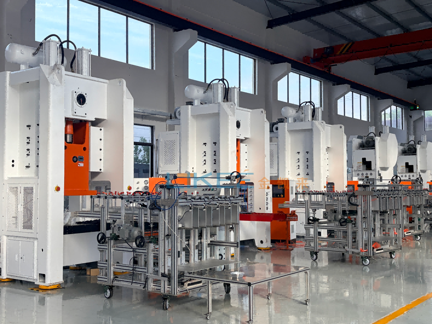Máquina totalmente automática para fabricar envases de papel de aluminio tipo LK-T80 H 2