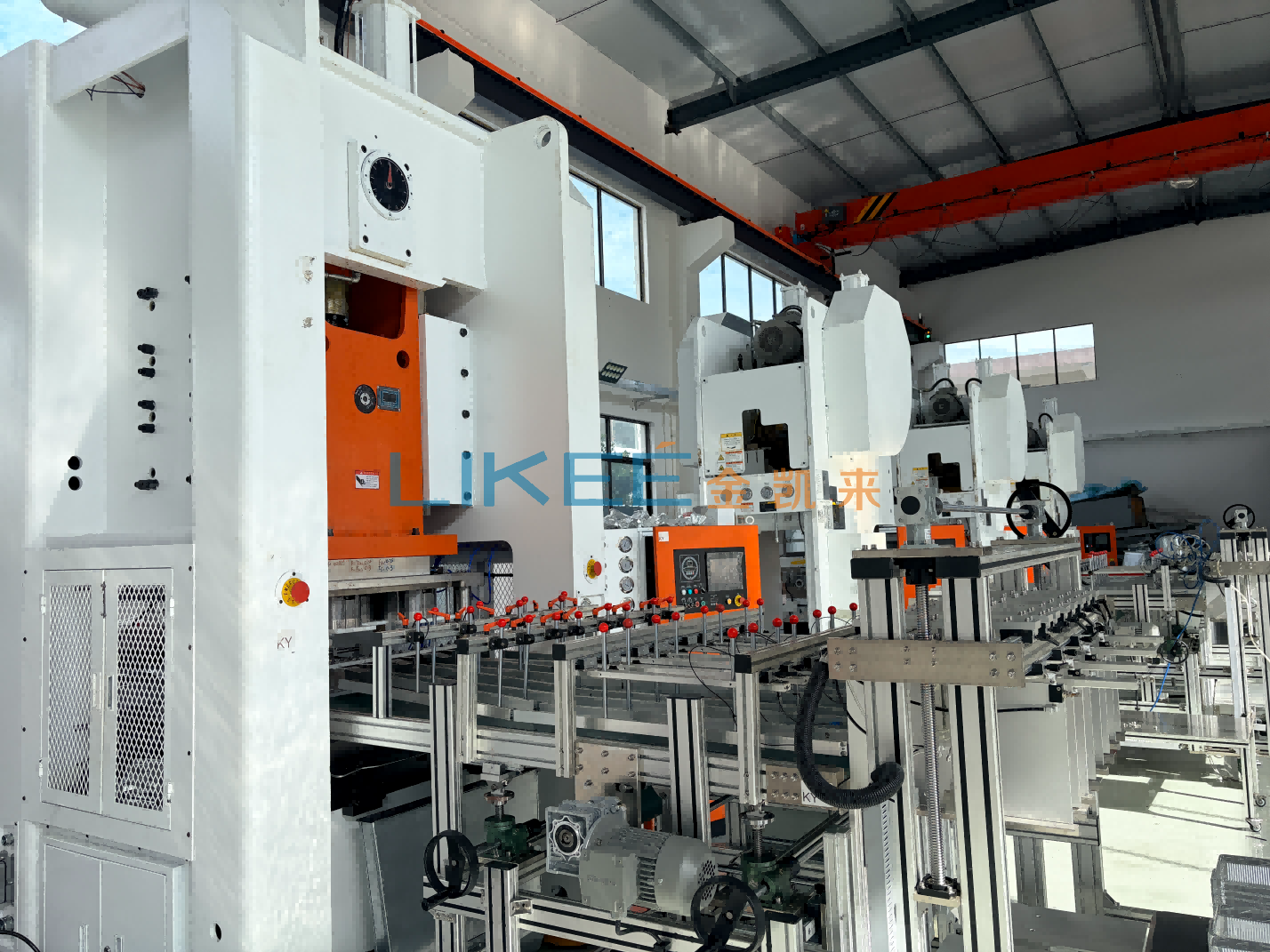 Máquina formadora de bandejas y envases de papel de aluminio LK-T80, totalmente automática, con bastidor en H y 4-6 cavidades 2