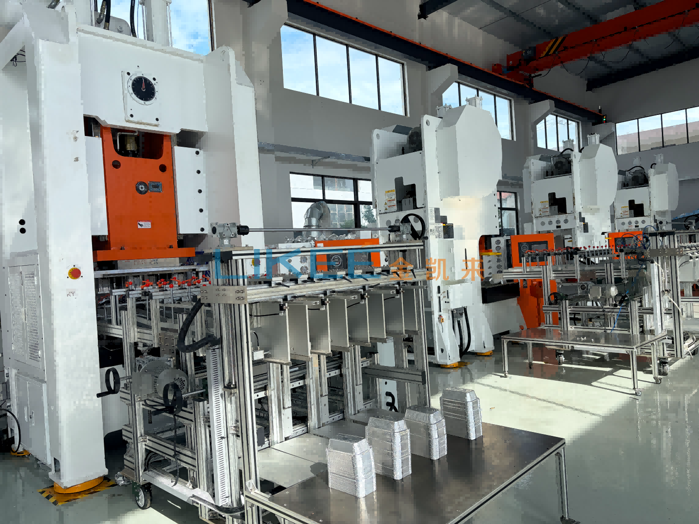 LK-T80 Aluminiumfolien-Vierkantbehälter-Maschine, kompatibel mit dünnen und dicken Materialien 2