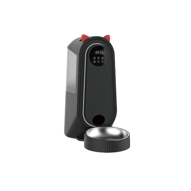 Kathy So pet feeder 1