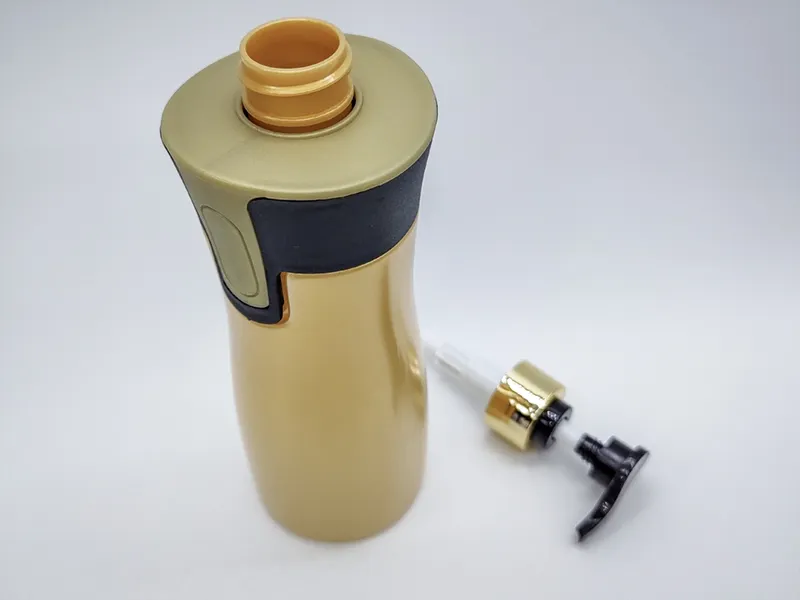 Shampoo and Conditioner Pump Bottles by Glamorous 3
