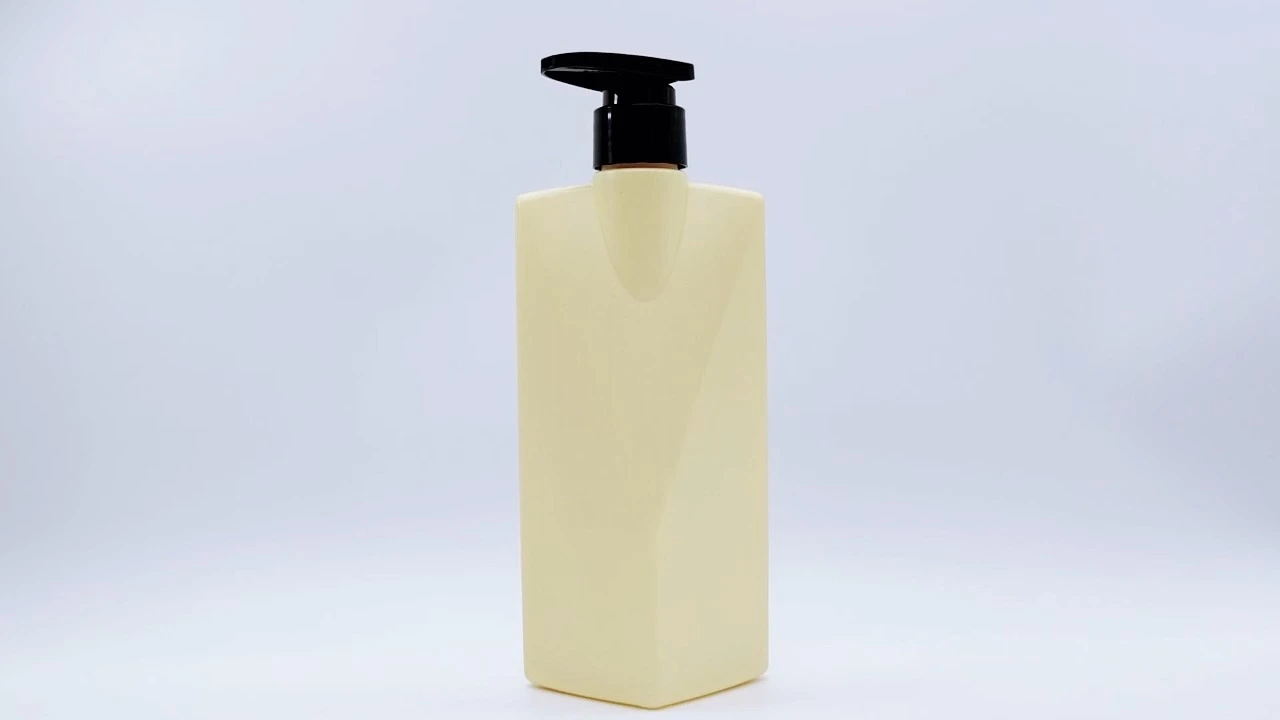 Glamorous 350ml White/Yellow PE/PET Shampoo conditioner bottle for Skin care Packaging 1