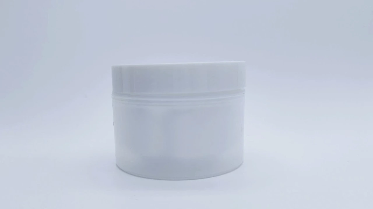 Glamoroso tarro para crema de dos compartimentos, de PP blanco esmerilado, de 110 g, con doble pared y cuchara para herramientas de belleza. 1