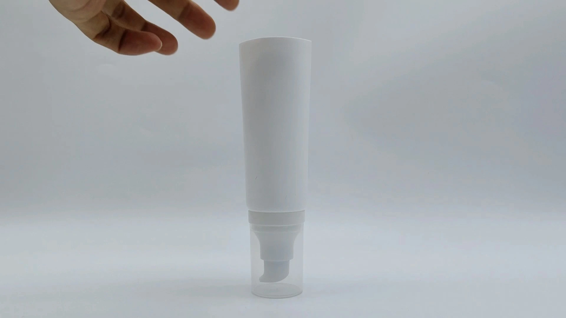 Tubos desmaquillantes y limpiadores faciales al por mayor en presentaciones de 80 ml, 100 ml y 120 ml con tapa redonda. 1