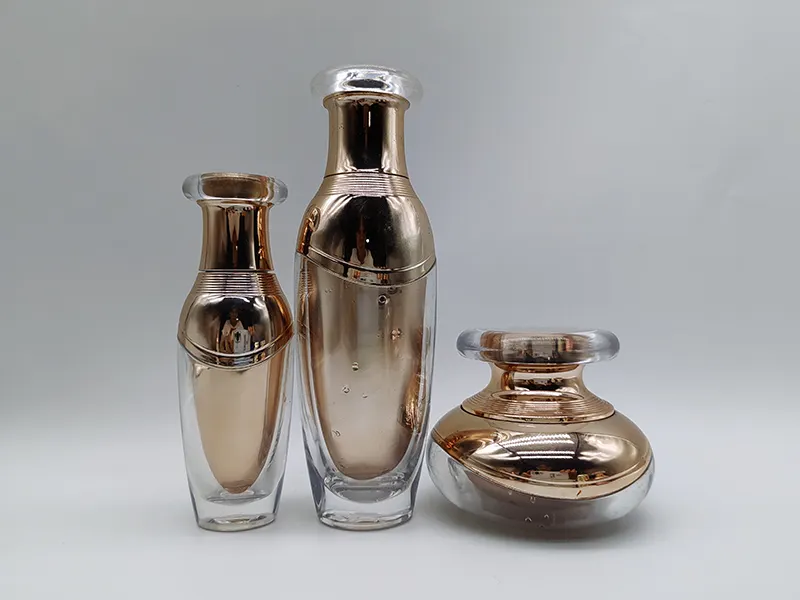 What Factors Should Be Considered When Choosing PET Plastic Bottle 1