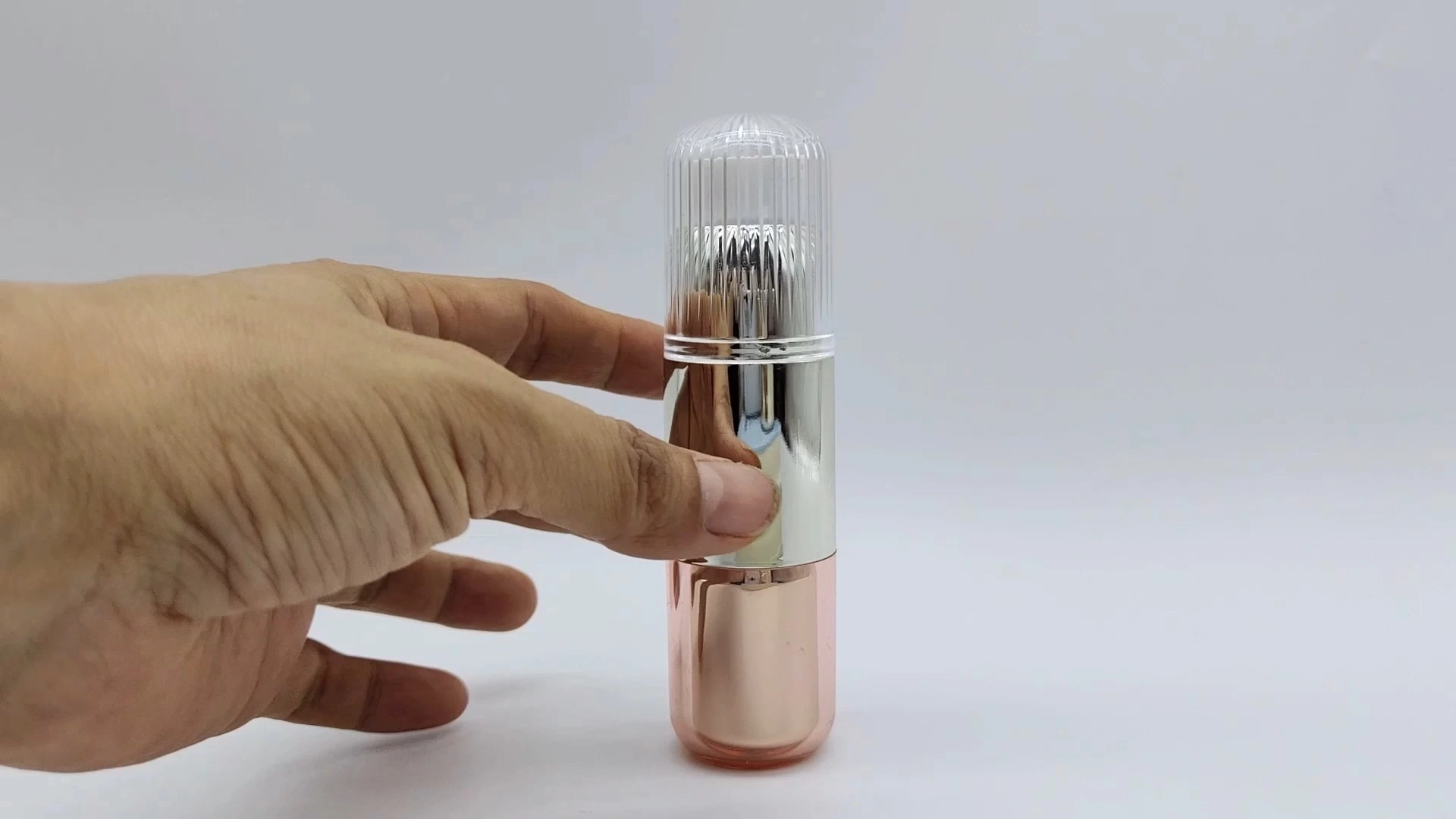 Botellas de PE, plástico, PS y PET de 20 ml para loción, esencia, champú, perfume y cosméticos, con diseño rosa y plateado, de tamaño estándar de fábrica. 1