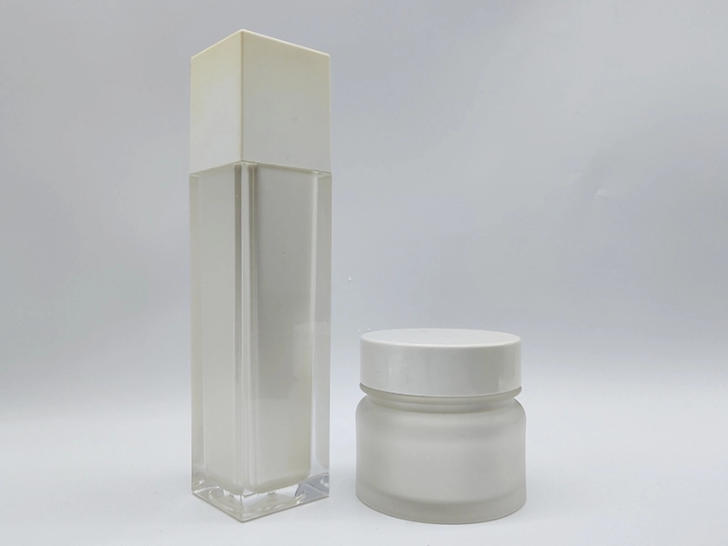 Envase cuadrado mate de 80 ml para loción, esencia y champú, botellas de PE, plástico, PS y PET. 1