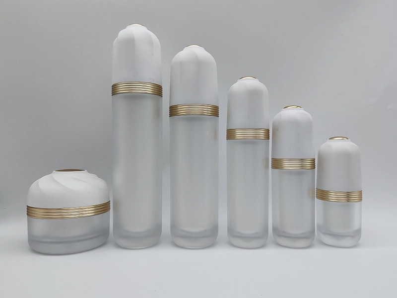 Botellas de lujo de varios tamaños (120 ml, 100 ml, 50 ml, 30 ml y 15 ml) para lociones, esencias y champús. Envases cosméticos de PE, plástico, PS y PET. 1