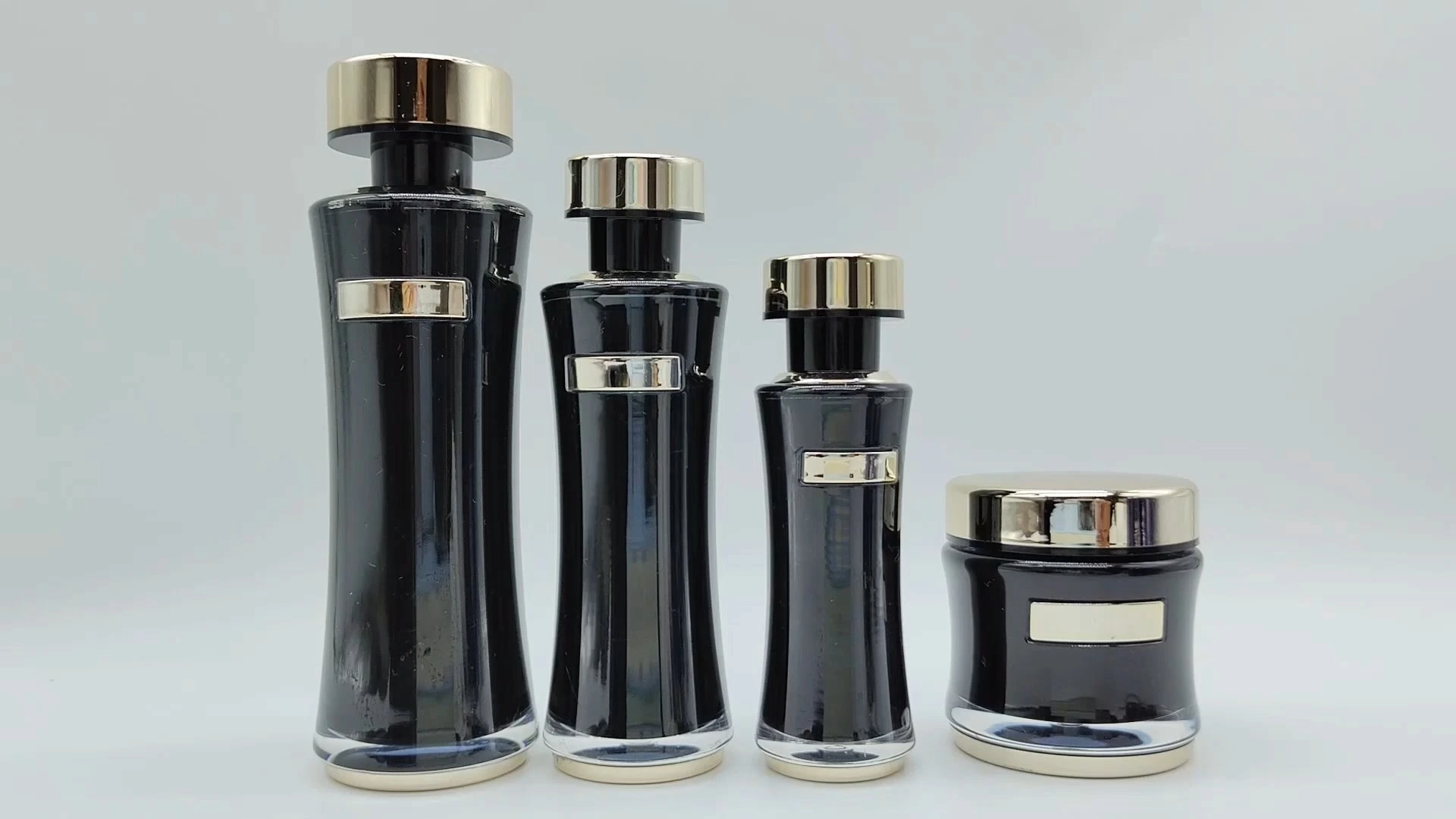 Envase de espuma para loción, champú, esencia, espuma, PE, plástico, PS y PET, fácil de sostener, color negro y dorado, 100 ml, 50 ml y 30 ml 1