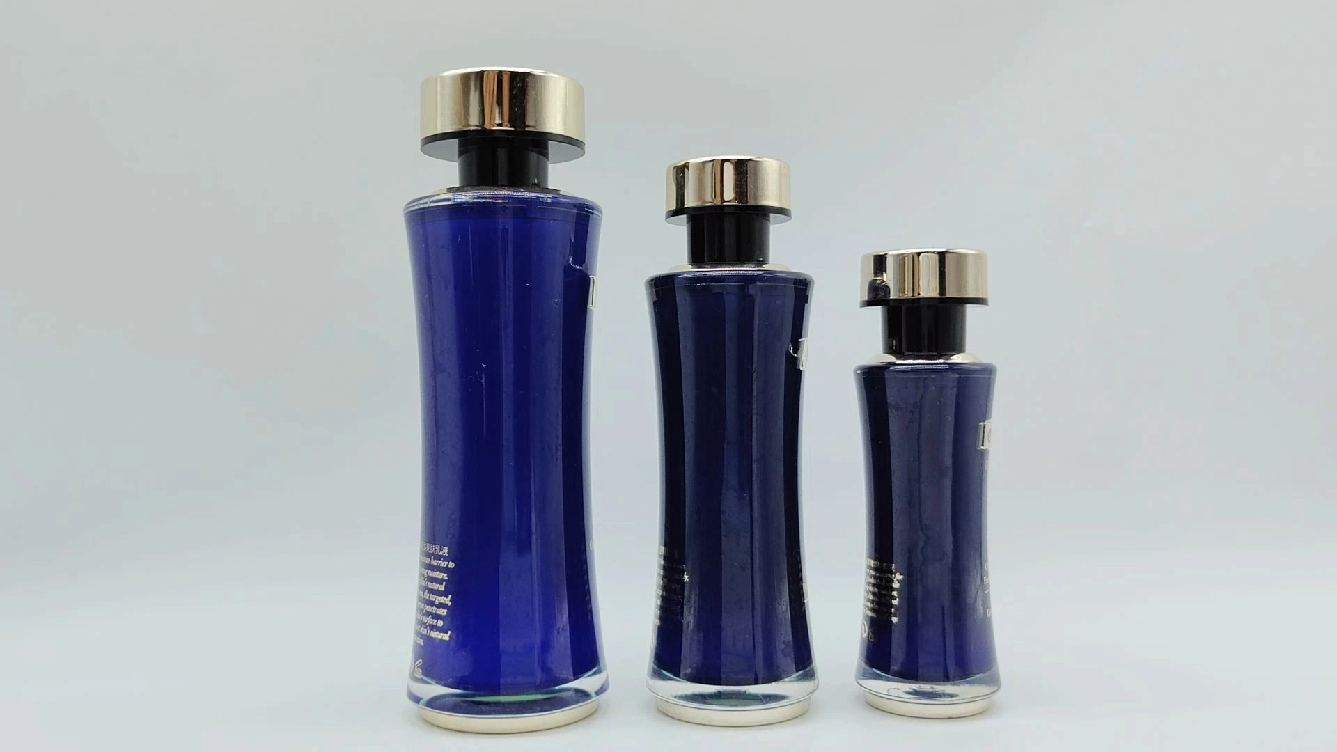 Envase de espuma para loción, champú, esencia, espuma, PE, plástico, PS y PET, fácil de sostener, diseño azul y dorado, 100 ml, 50 ml y 30 ml. 1