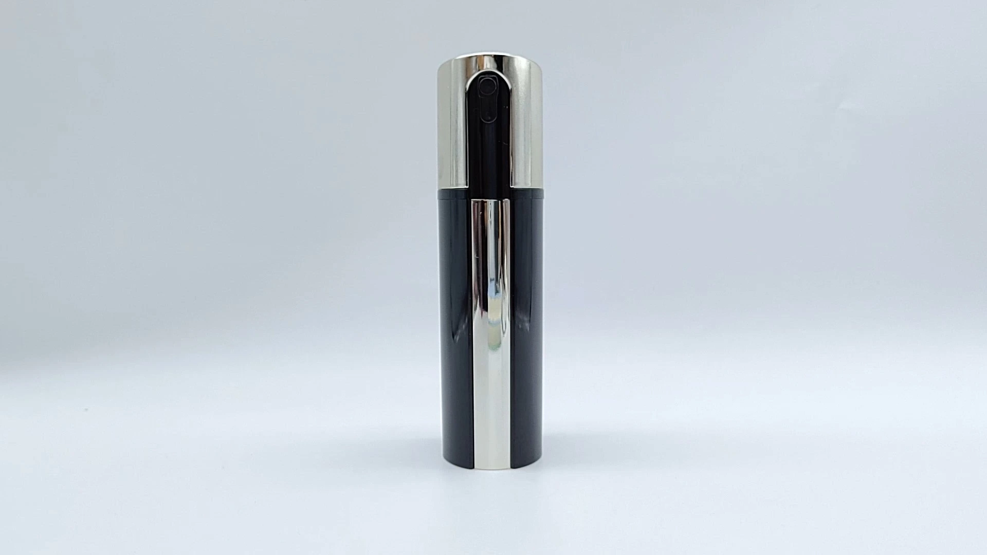 Envase portátil de 50 ml para loción, champú, esencia y espuma, con bomba, en negro y dorado, de fácil manejo, en envases de PE, plástico, PS y PET. 1