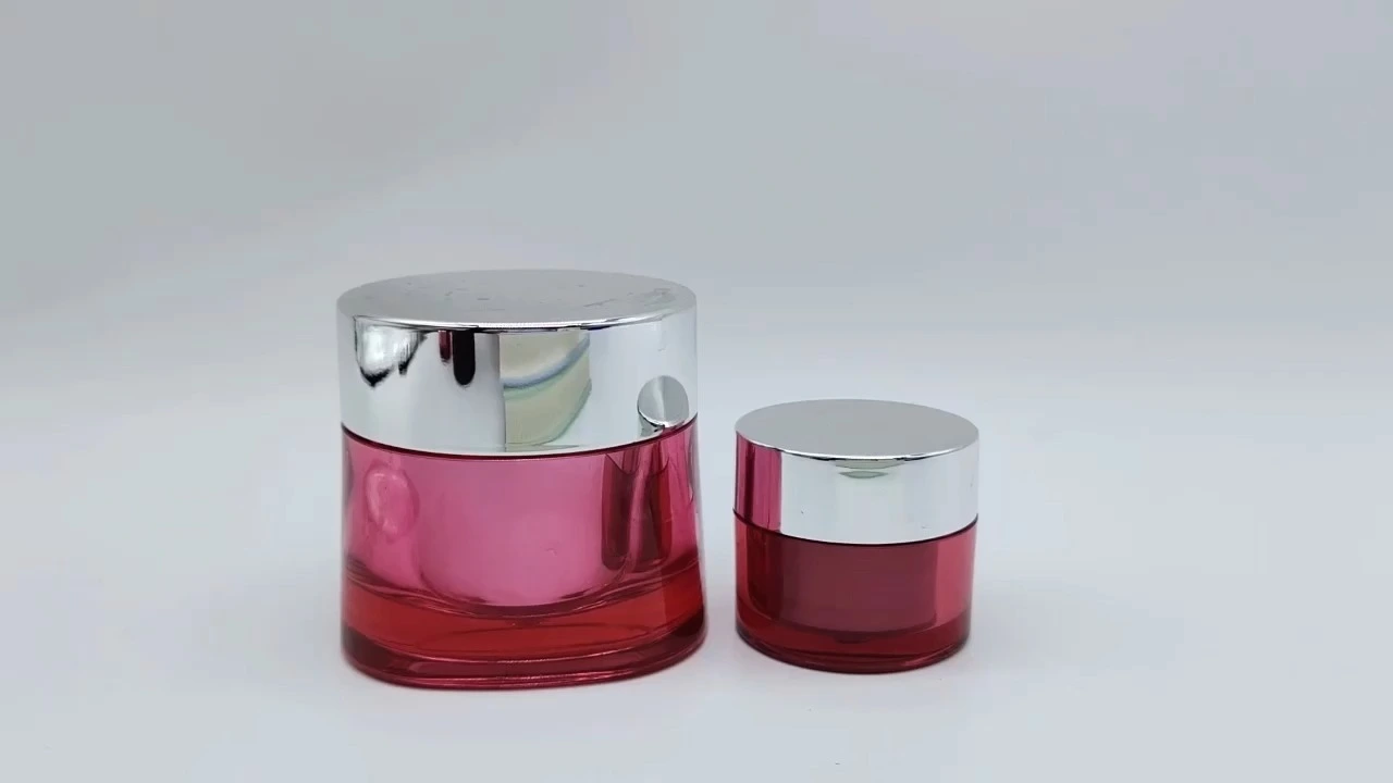 Envase para crema facial en color vino tinto y plateado galvanizado de 50 ml y 15 ml. 1