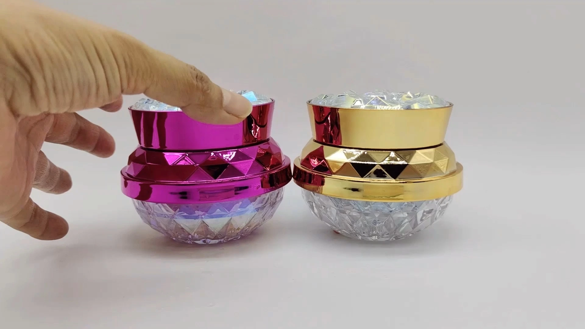 Envase de plástico PE-AS para crema facial, crema de manos, crema para el cuidado de la piel, tarros de embalaje para cosméticos, diseño de cristal brillante dorado o morado, 50 ml 1