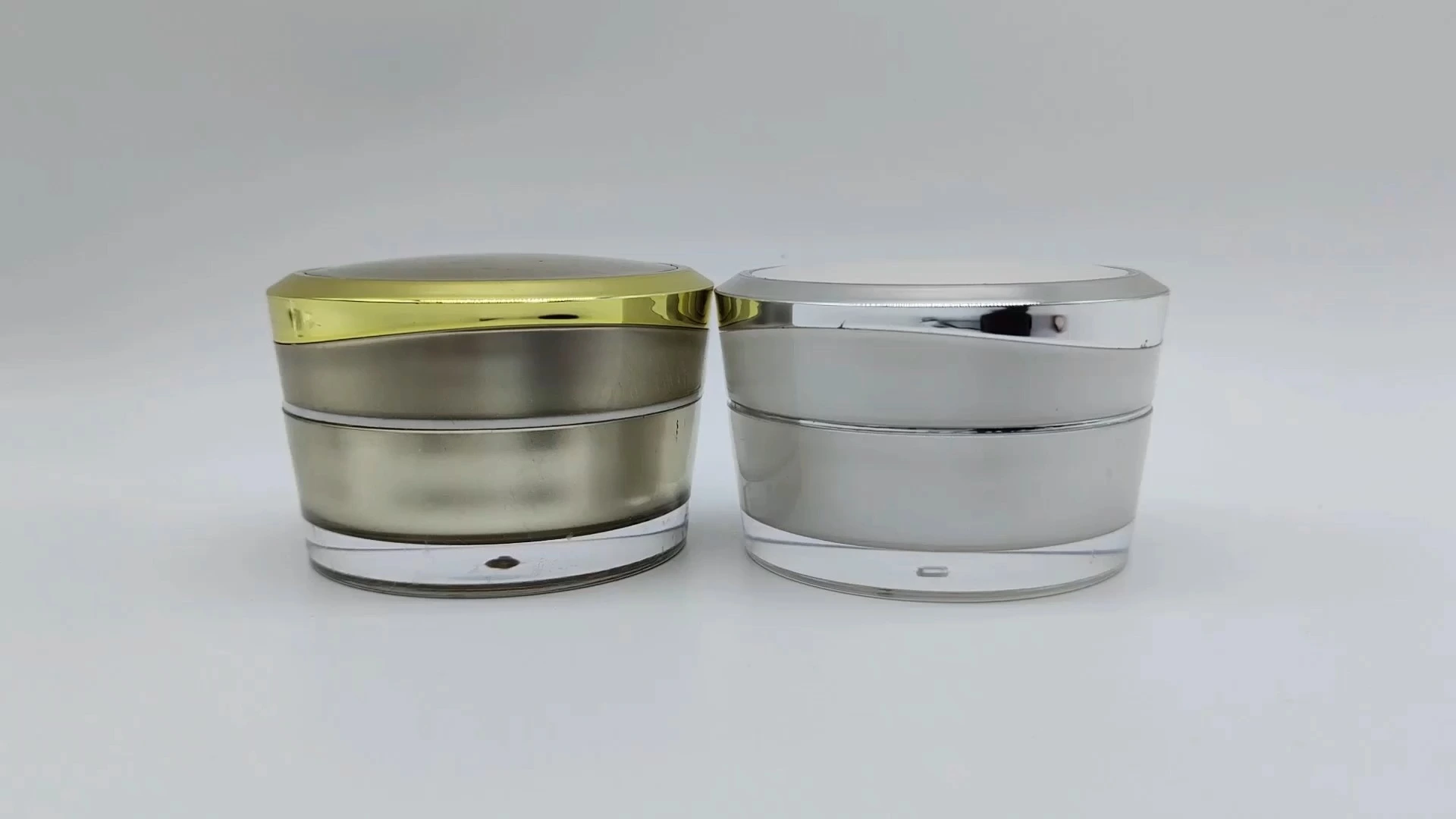 Frascos de plástico PE-AS de 30 ml para cremas faciales, cuidado de la piel y manos, envases cosméticos redondos, transparentes y mate, con borde dorado/plateado. 1