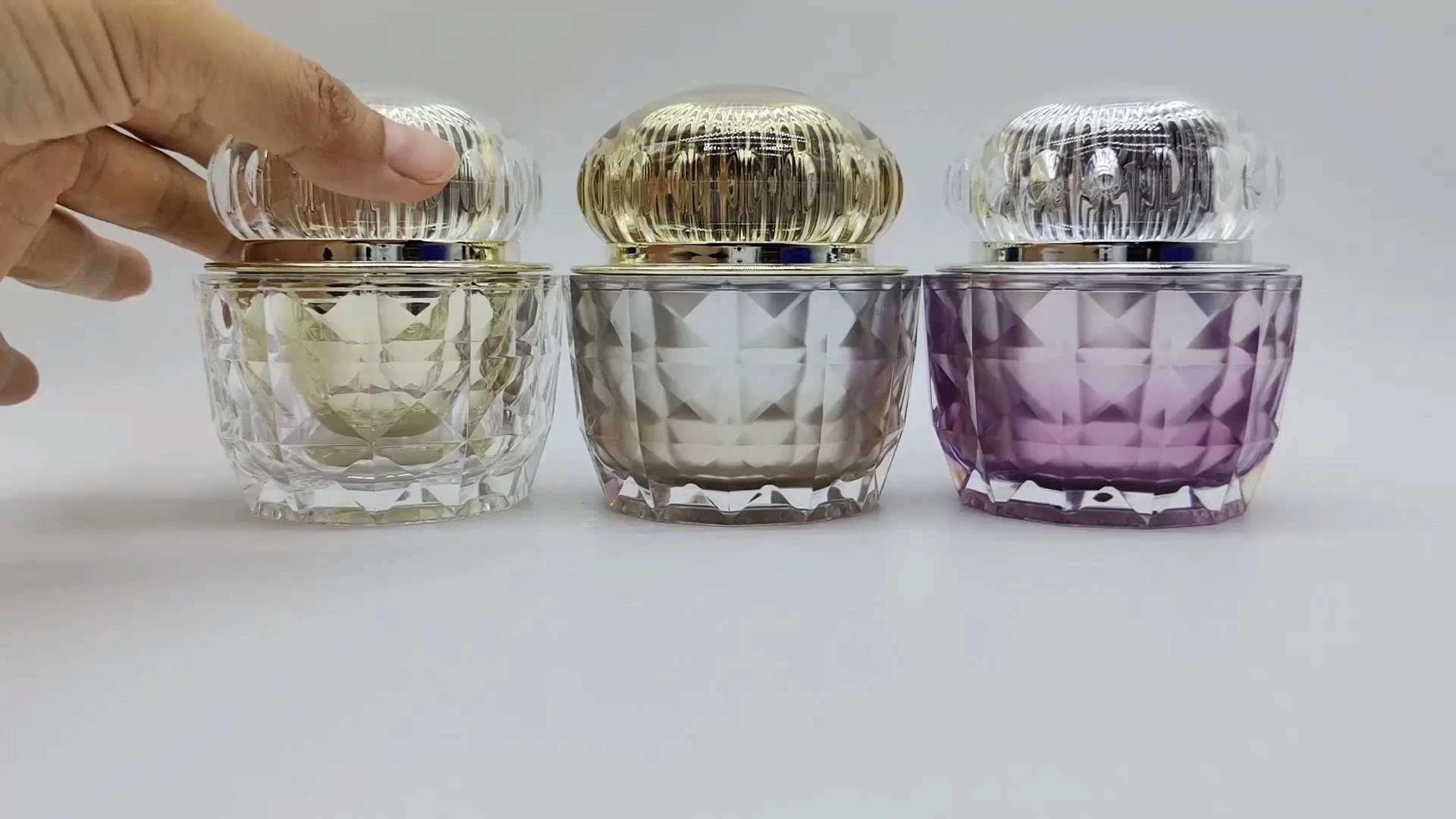 Envase de plástico PE-AS de 50 ml para cremas faciales y de manos, con diseño interior morado dorado transparente y pulido, ideal para el cuidado de la piel. 1