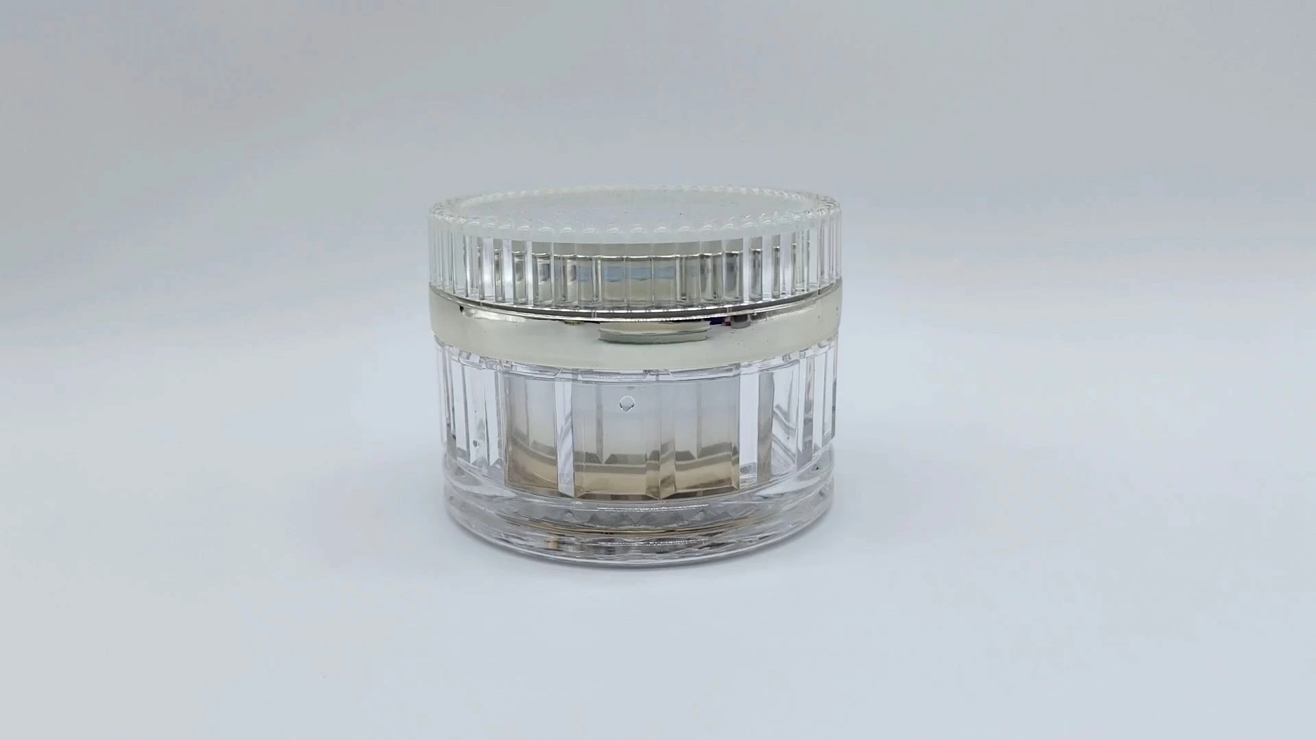 Envase transparente con elegantes paredes acanaladas de 50 ml para crema facial y cuidado de la piel de las manos 1