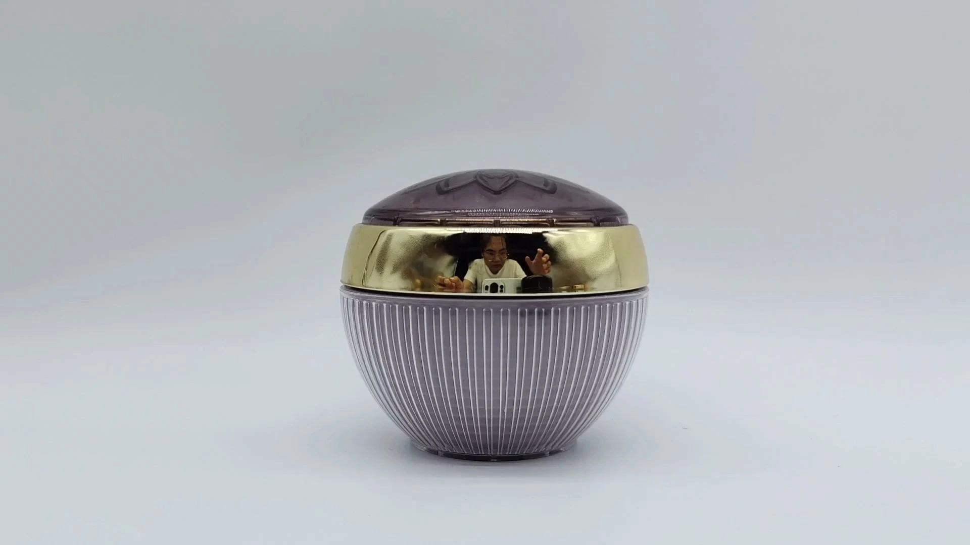 Tarros de crema facial y de manos OEM de 45 ml con forma de tazón, en morado y dorado 1