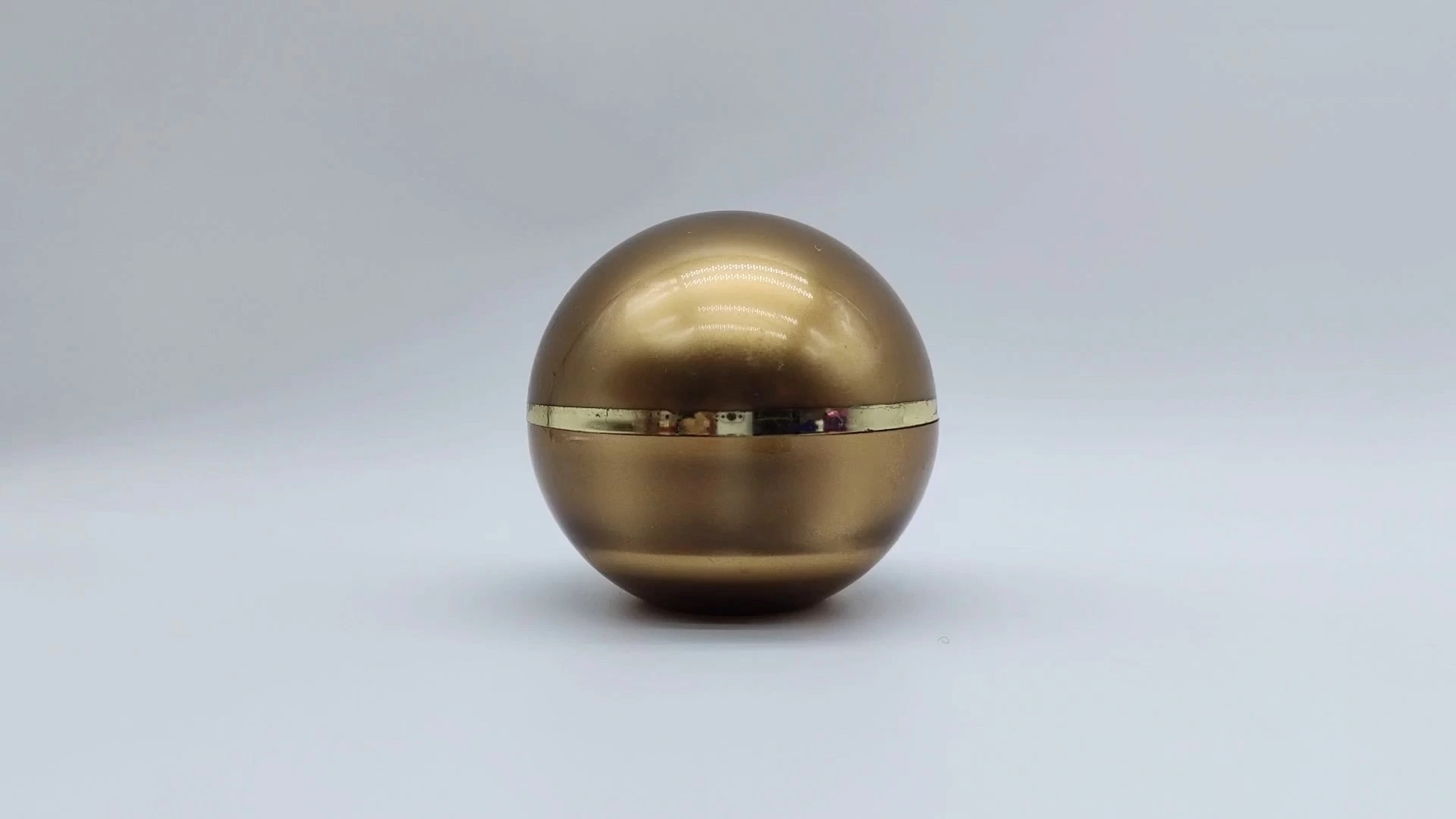 Frascos de plástico PE-AS de 45 ml para crema facial, cuidado de la piel, cuidado facial, manos y cosméticos, con forma de bola de lujo y aspecto dorado oscuro. 1