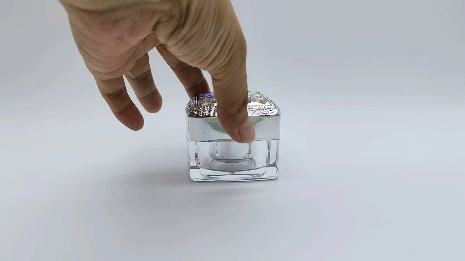 Envase de crema para el cuidado de la piel facial y de las manos de plástico PE-AS de 30 ml, personalizable de fábrica, transparente, plateado y elegante, con acabado superficial. Envase para cosméticos. 1
