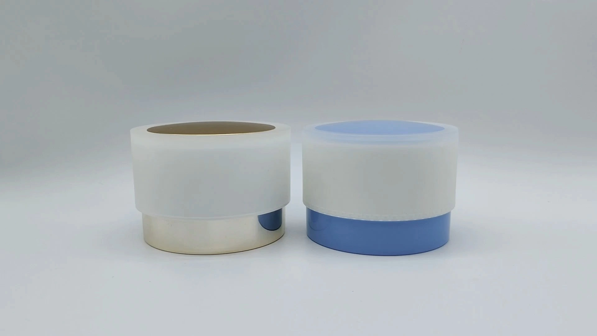 Frasco de plástico PE-AS de 90 ml, plateado/azul, personalizado, con tapa blanca mate, de alta gama, para cremas faciales y de manos, para el cuidado de la piel, envases cosméticos. 1